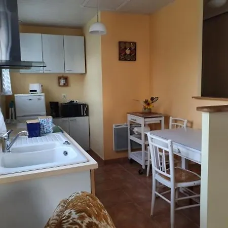 Maison De Plain-pied Avec Jardin, Animaux Sur Demande, Pres De La - Fr-1-476-23 LʼAiguillon-sur-Mer