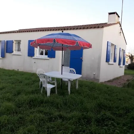 Maison De Plain-pied Avec Jardin, Animaux Sur Demande, Pres De La - Fr-1-476-23