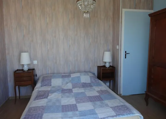 Maison De Plain-pied Avec Jardin, Animaux Sur Demande, Pres De La - Fr-1-476-23 Ferienhaus