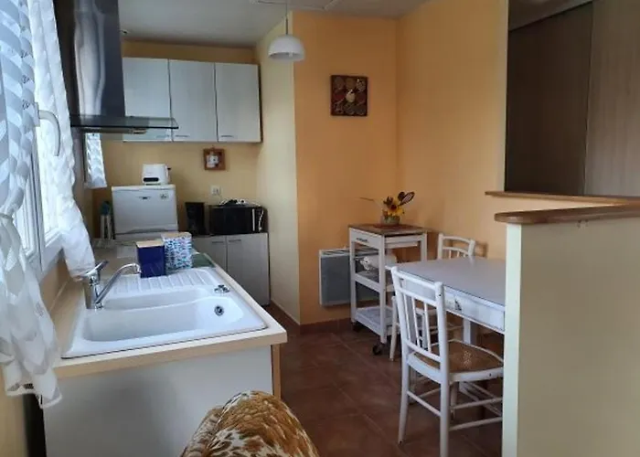 Maison De Plain-pied Avec Jardin, Animaux Sur Demande, Pres De La - Fr-1-476-23 LʼAiguillon-sur-Mer